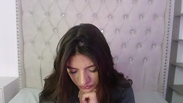 Abril Squirt online show from September 13, 2025, 2:50 pm