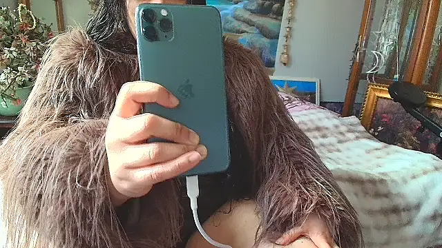 MelanieFawker online show from March 9, 2025, 4:44 pm