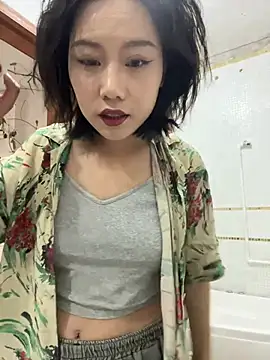 Snapshot of Eliza-E chatting on March 21, 2026, 12:59 am Eliza-E online show from March 21, 2026, 12:59 am