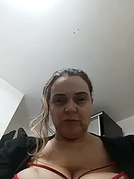 hugebobbs online show from February 12, 2026, 10:32 am