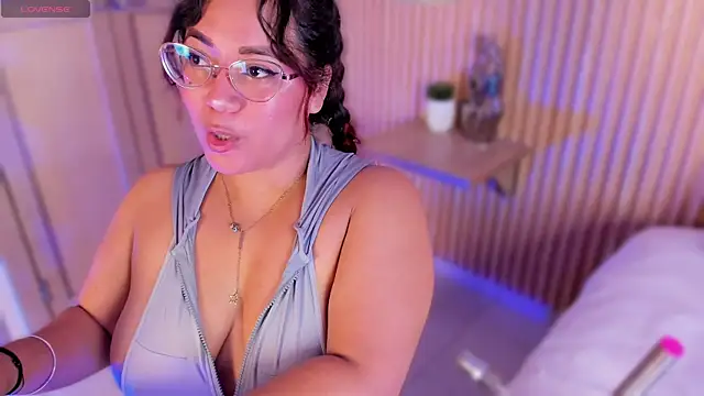 MelissaKarterrs online show from April 13, 2026, 12:32 pm