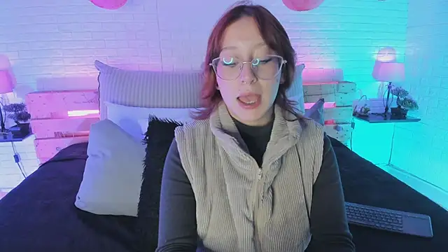 sofi bakerr online show from March 6, 2025, 11:36 am