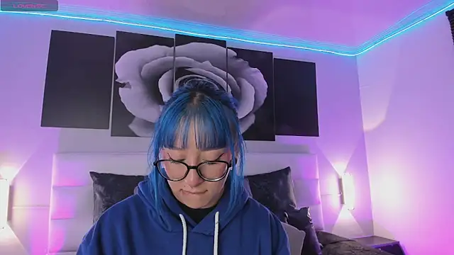 sofi bakerr online show from September 27, 2025, 11:37 am