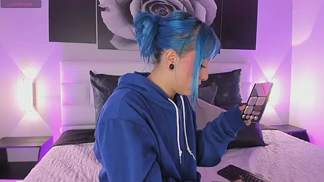 sofi bakerr online show from October 11, 2025, 11:42 am