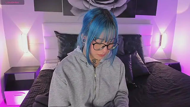 sofi bakerr online show from October 20, 2025, 11:32 am