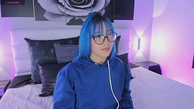 sofi bakerr online show from November 17, 2025, 11:38 am