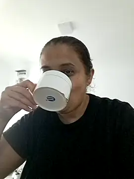 sarahhh1987 online show from October 1, 2025, 8:20 am