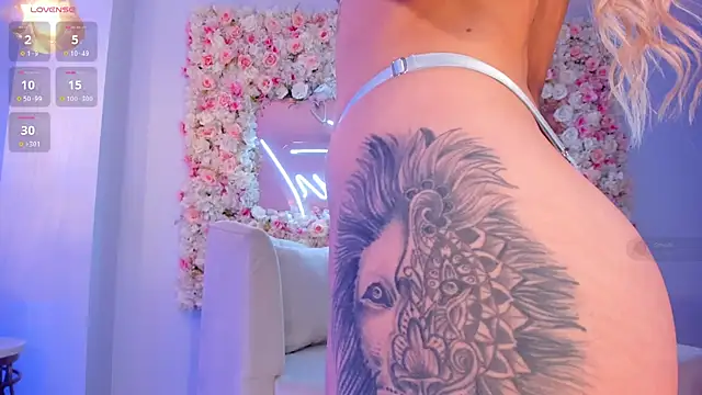 HannaConnor  online show from March 10, 2025, 11:16 pm