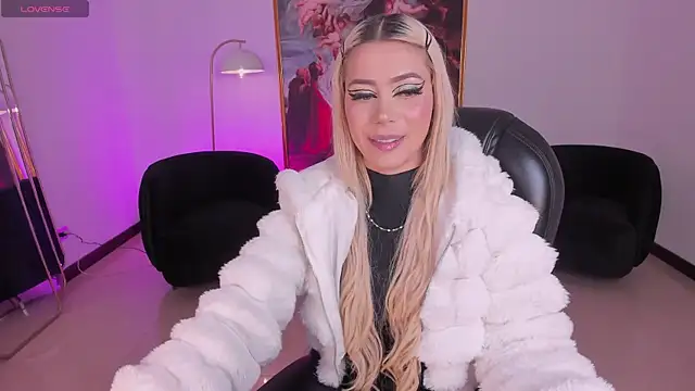 HannaConnor  online show from March 3, 2026, 8:59 pm