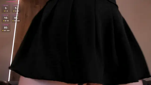 ViolettHansson online show from February 20, 2025, 7:41 pm