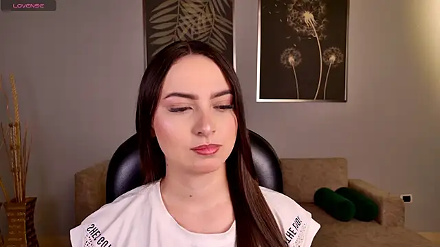 Snapshot of AliceHarper_ chatting on January 21, 2025, 3:26 am AliceHarper online show from January 21, 2025, 3:26 am