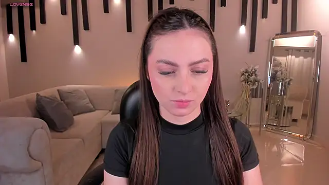 Snapshot of AliceHarper_ chatting on February 6, 2025, 3:27 am AliceHarper online show from February 6, 2025, 3:27 am