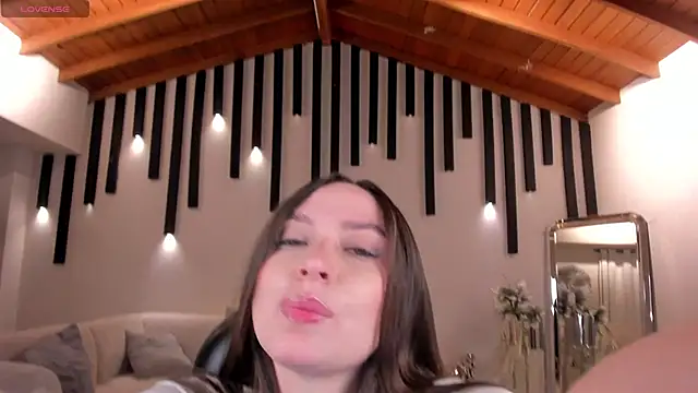 Snapshot of AliceHarper_ chatting on February 8, 2025, 3:30 am AliceHarper online show from February 8, 2025, 3:30 am