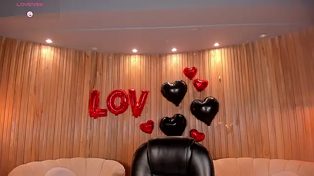 Snapshot of AliceHarper_ chatting on February 15, 2025, 7:27 am AliceHarper online show from February 15, 2025, 7:27 am