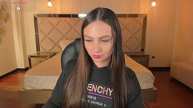 Snapshot of AliceHarper_ chatting on February 18, 2025, 7:10 am AliceHarper online show from February 18, 2025, 7:10 am