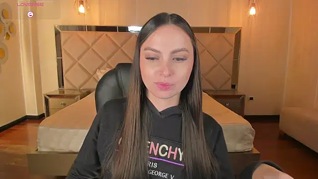 Snapshot of AliceHarper_ chatting on February 18, 2025, 10:16 am AliceHarper online show from February 18, 2025, 10:16 am