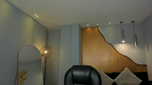 Snapshot of AliceHarper_ chatting on October 17, 2025, 6:32 pm AliceHarper online show from October 17, 2025, 6:32 pm