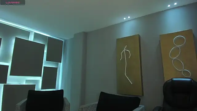 Snapshot of AliceHarper_ chatting on November 28, 2025, 7:16 pm AliceHarper online show from November 28, 2025, 7:16 pm