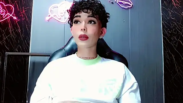 Marian LV online show from November 23, 2025, 11:26 pm