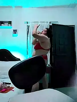 lunanataly online show from January 17, 2025, 4:04 pm