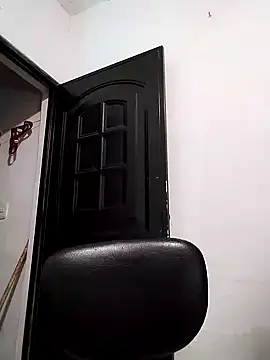 lunanataly online show from September 17, 2025, 8:32 pm