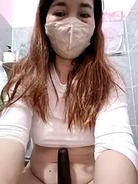 M yiyi online show from November 29, 2025, 11:08 pm