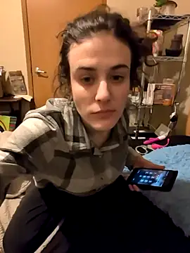 Snapshot of rileyyb_ chatting on February 9, 2026, 11:42 pm rileyyb online show from February 9, 2026, 11:42 pm