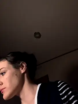 Snapshot of rileyyb_ chatting on February 13, 2026, 5:47 am rileyyb online show from February 13, 2026, 5:47 am