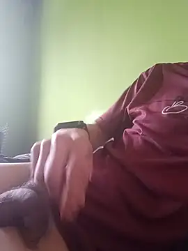 Snapshot of immi932 chatting on February 10, 2026, 12:31 pm immi932 online show from February 10, 2026, 12:31 pm