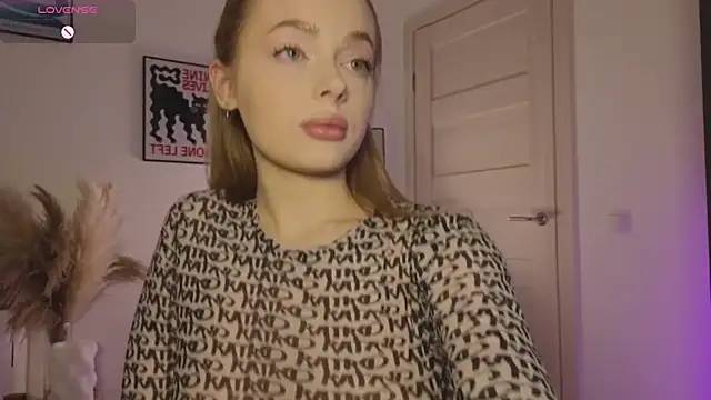  MayShy  online show from March 21, 2025, 4:51 pm