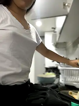 Salome golvert online show from November 15, 2025, 10:59 pm