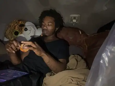 SlimeCrownzOut5 online show from November 27, 2025, 1:18 am