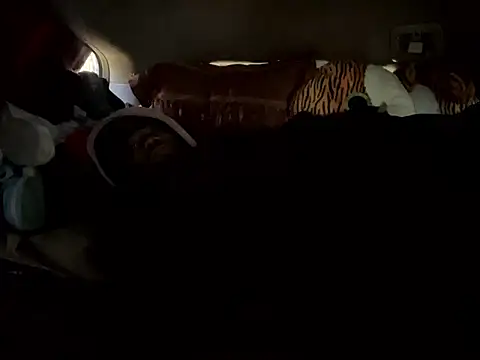 SlimeCrownzOut5 online show from January 18, 2026, 3:16 pm