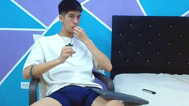 jhony-sex online show from January 9, 2025, 4:08 am