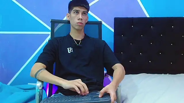 jhony-sex online show from February 10, 2025, 6:42 am