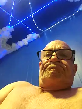 justjerkinaround666 online show from April 30, 2026, 6:42 am