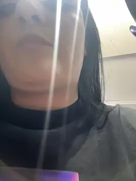 IrisBaker online show from October 24, 2025, 9:11 pm