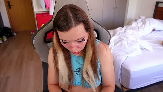 Ayra Lust online show from February 7, 2026, 7:50 pm