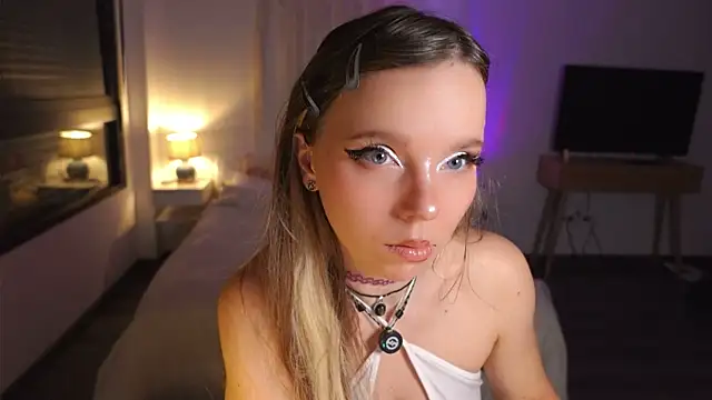Snapshot of Ayra_Lust chatting on June 4, 2026, 9:10 pm Ayra Lust online show from June 4, 2026, 9:10 pm