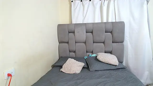 emilyaboott online show from February 4, 2025, 12:19 am