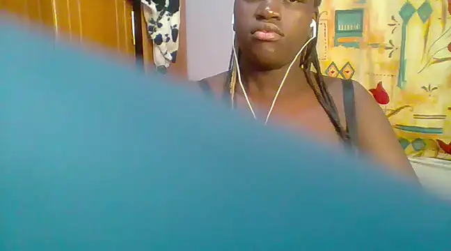 Snapshot of pretty_almah chatting on December 5, 2024, 5:17 pm pretty almah online show from December 5, 2024, 5:17 pm