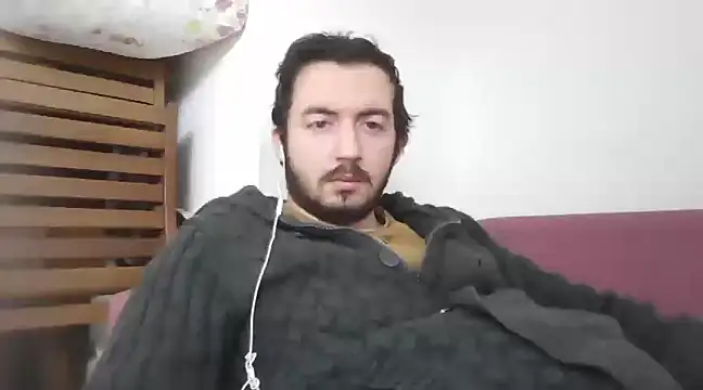 laynufff online show from February 22, 2025, 9:01 am