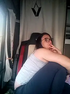 cuplubijoanna online show from March 8, 2025, 5:43 pm