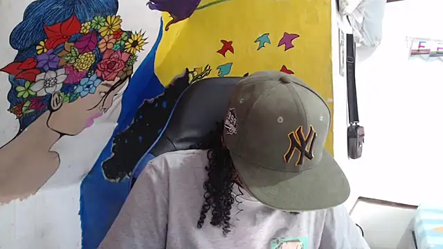 yohatinelly07 online show from September 12, 2025, 9:04 pm