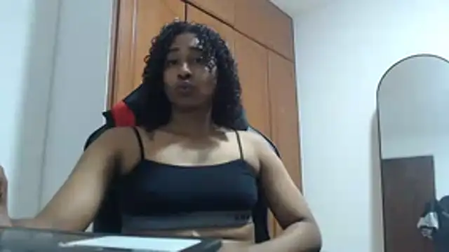 yohatinelly07 online show from January 18, 2026, 1:42 am