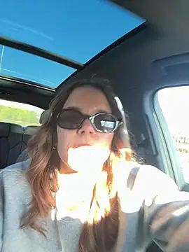 Snapshot of JuicyFruits93 chatting on February 4, 2026, 11:27 am JuicyFruits93 online show from February 4, 2026, 11:27 am