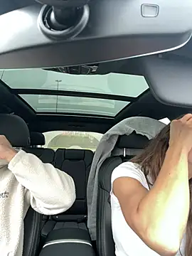 Snapshot of JuicyFruits93 chatting on February 11, 2026, 2:44 pm JuicyFruits93 online show from February 11, 2026, 2:44 pm