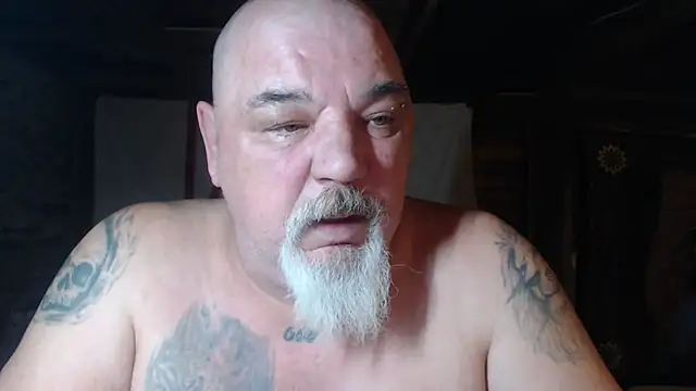 Newfiesausage1972 online show from March 25, 2026, 7:25 am