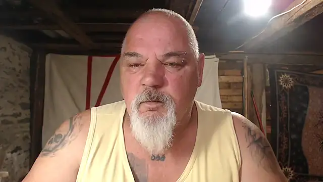 Snapshot of Newfiesausage1972 chatting on May 23, 2026, 11:03 am Newfiesausage1972 online show from May 23, 2026, 11:03 am