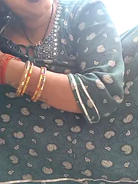 Snapshot of Simaran_bhabhi chatting on February 14, 2025, 10:17 am Simaran bhabhi online show from February 14, 2025, 10:17 am